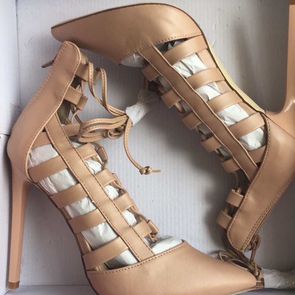 💛HPx3💛 🆕 Magdalena Nude Laced Pumps - Picture 2 of 3